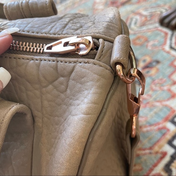 Sold ALEXANDER WANG 🌹 ROSEGOLD ROCCO DUFFEL TOTE - Picture 4 of 16